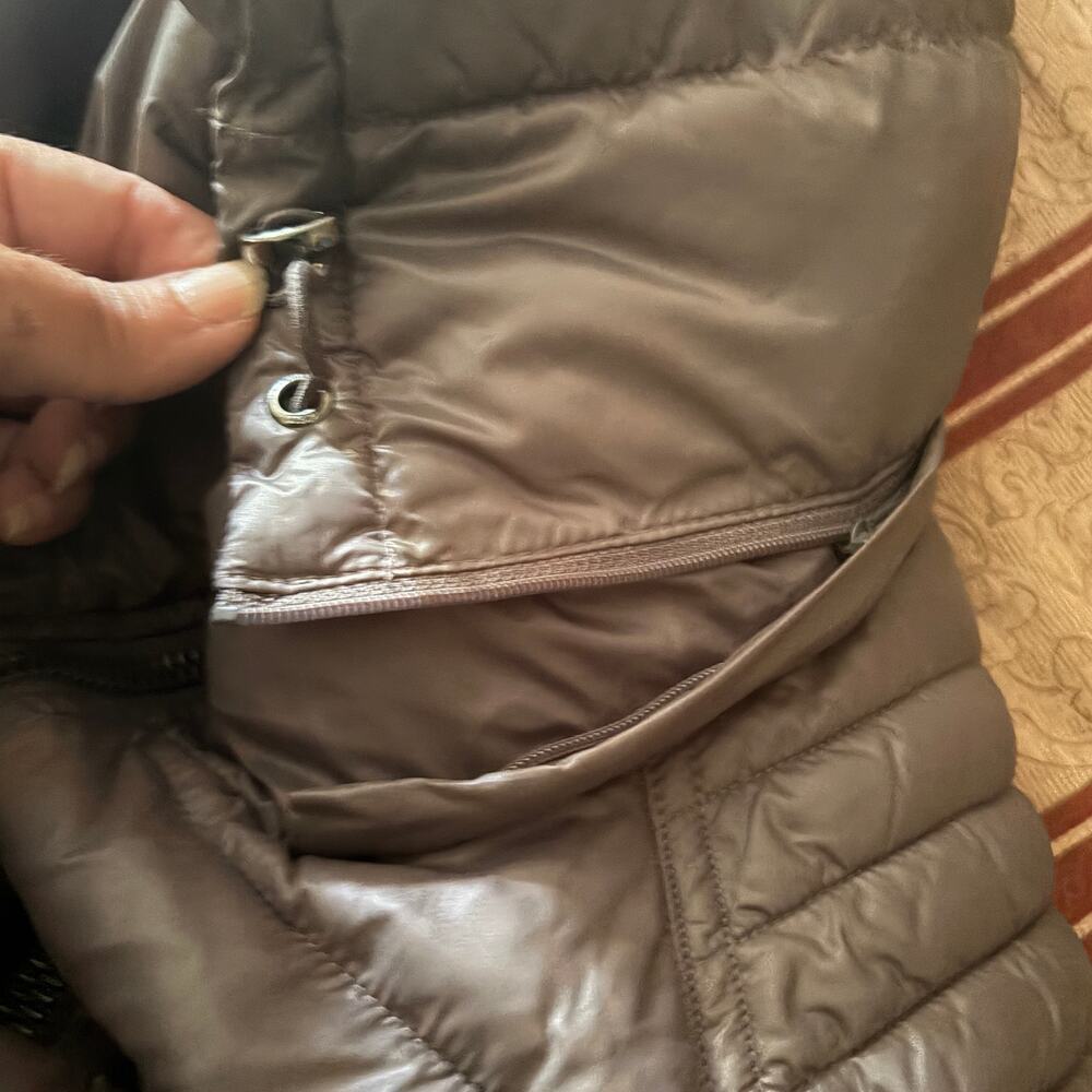 GUESS hooded puffer jacket Gray Size Small  Removable Hood - Picture 6 of 6